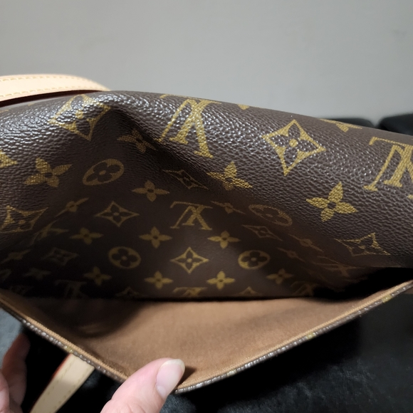 ❌️❌️SOLD❌️❌️ Louis Vuitton Sologne - Picture 12 of 16